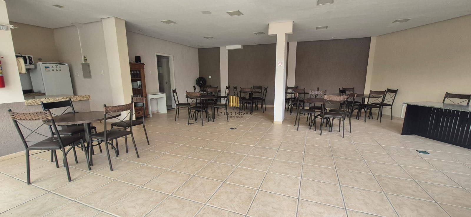 Apartamento de 3 dormitórios, 1 suíte e 1 vaga de garagem no bairro Pedra Redonda.