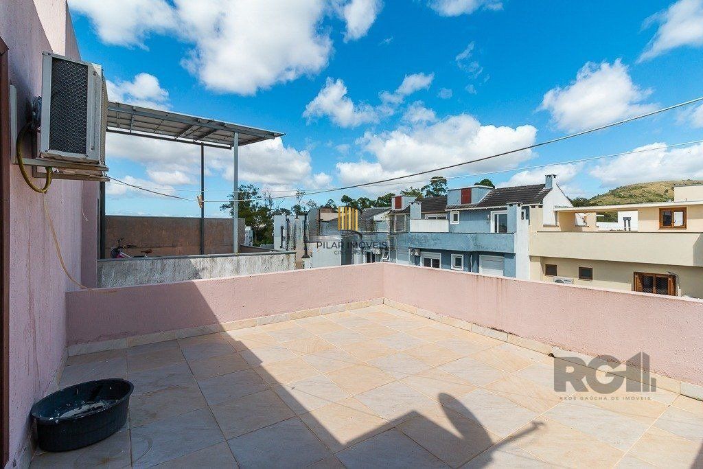 Sobrado no Lagos de Nova Ipanema com 149,54m², possui 03 dormitórios, sendo 1 suíte, garagem para 3 carros