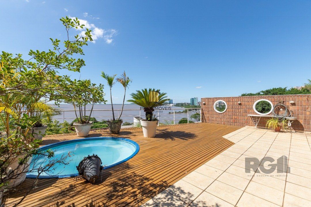 Casa 4 dormitórios no bairro Vila Assunção