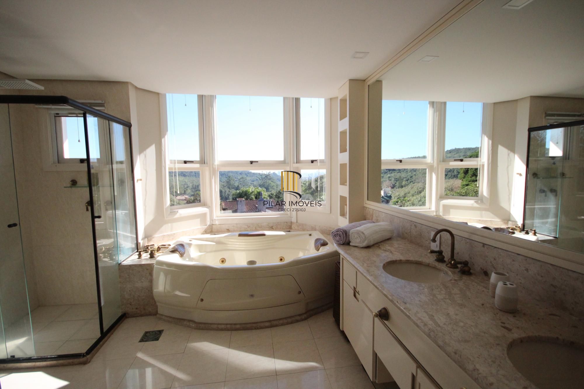 Casa Alto Padrão em Condomínio Fechado - 4 Suítes, Vista Panorâmica