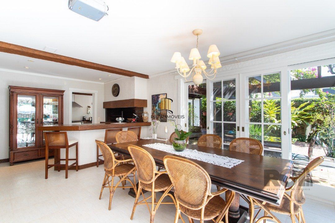 Casa para venda - 321m² - 4 suítes - Chapéu do Sol