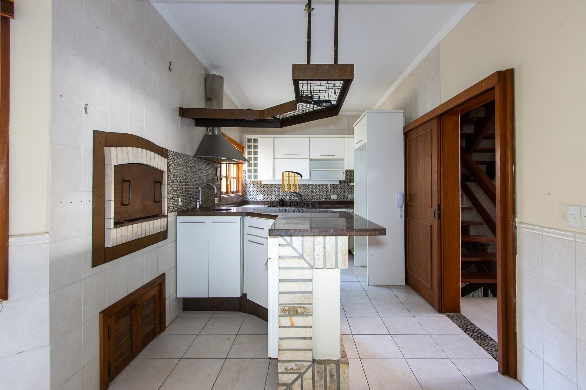 Casa em condominio Zona Sul, desocupada