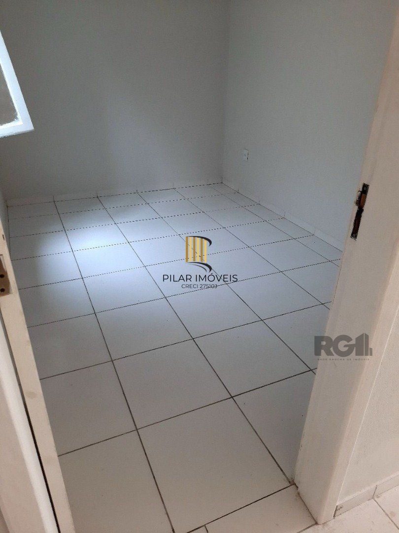 Oportunidade Imperdível: Prédio com 4 Apartamentos, Pátio e 2 Vagas de Garagem