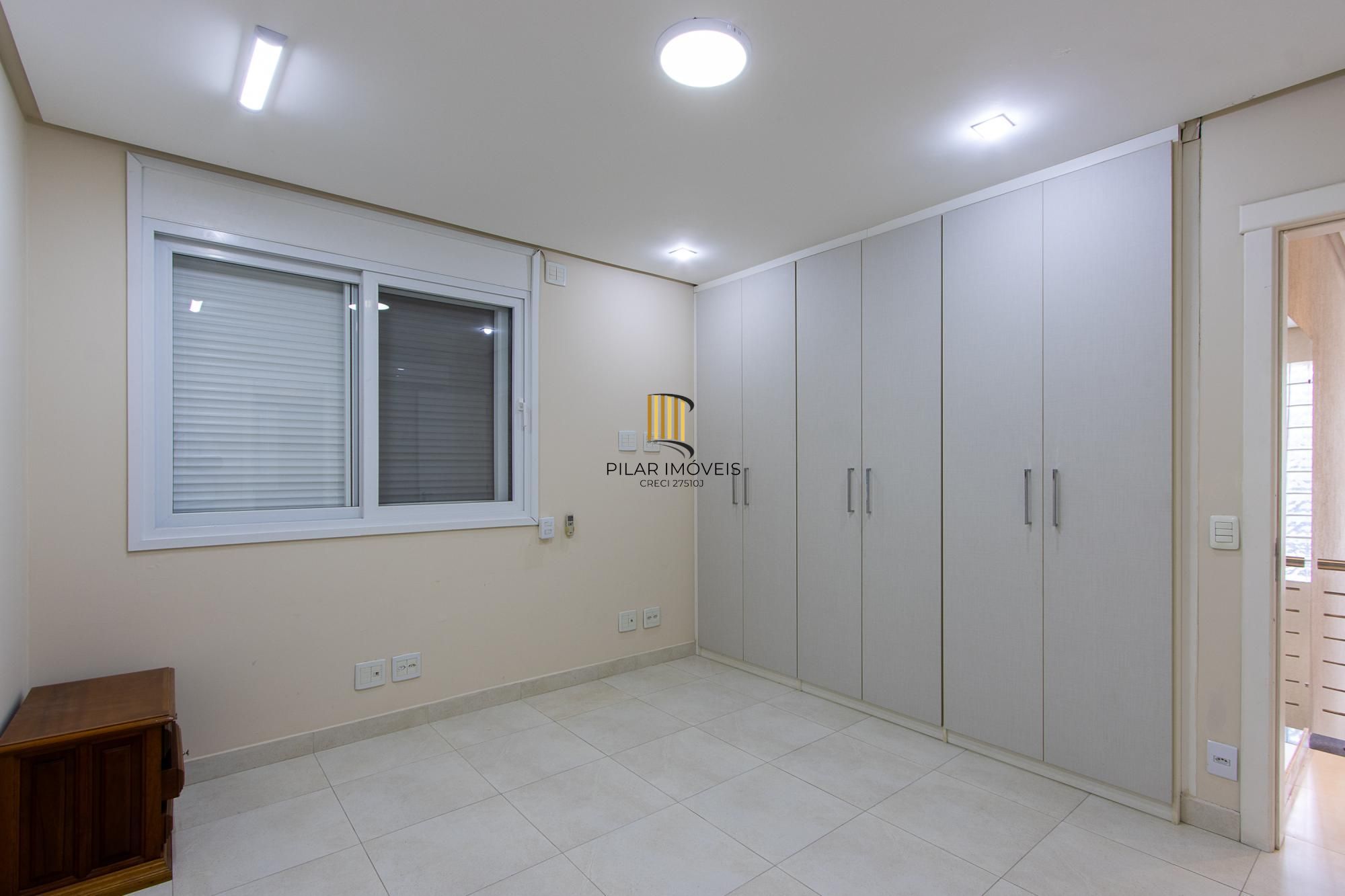 Casa de Condomínio 4 dormitórios no bairro Belém Novo