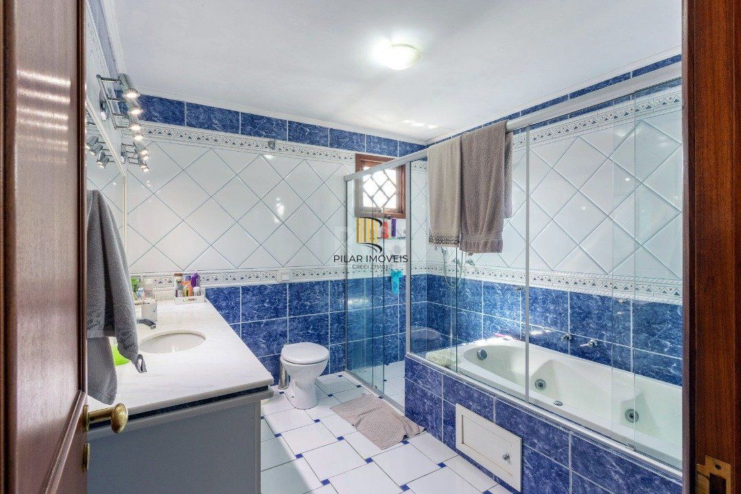 Casa para Venda - 451.63m², 5 dormitórios, sendo 1 suites, 4 vagas - Cristal