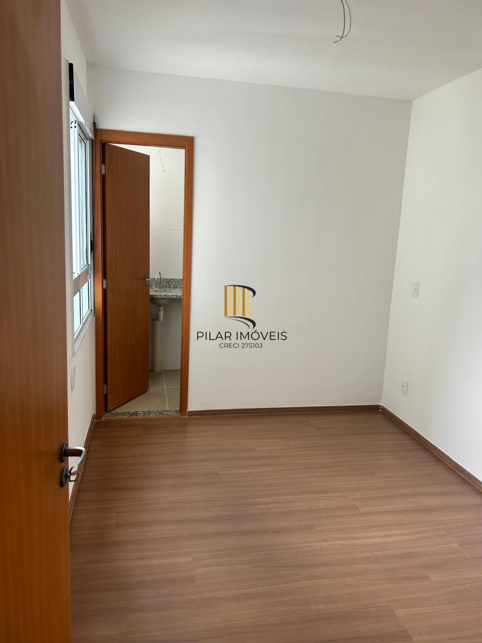 Apartamento no 5 andar de frente com 2 dormitórios
