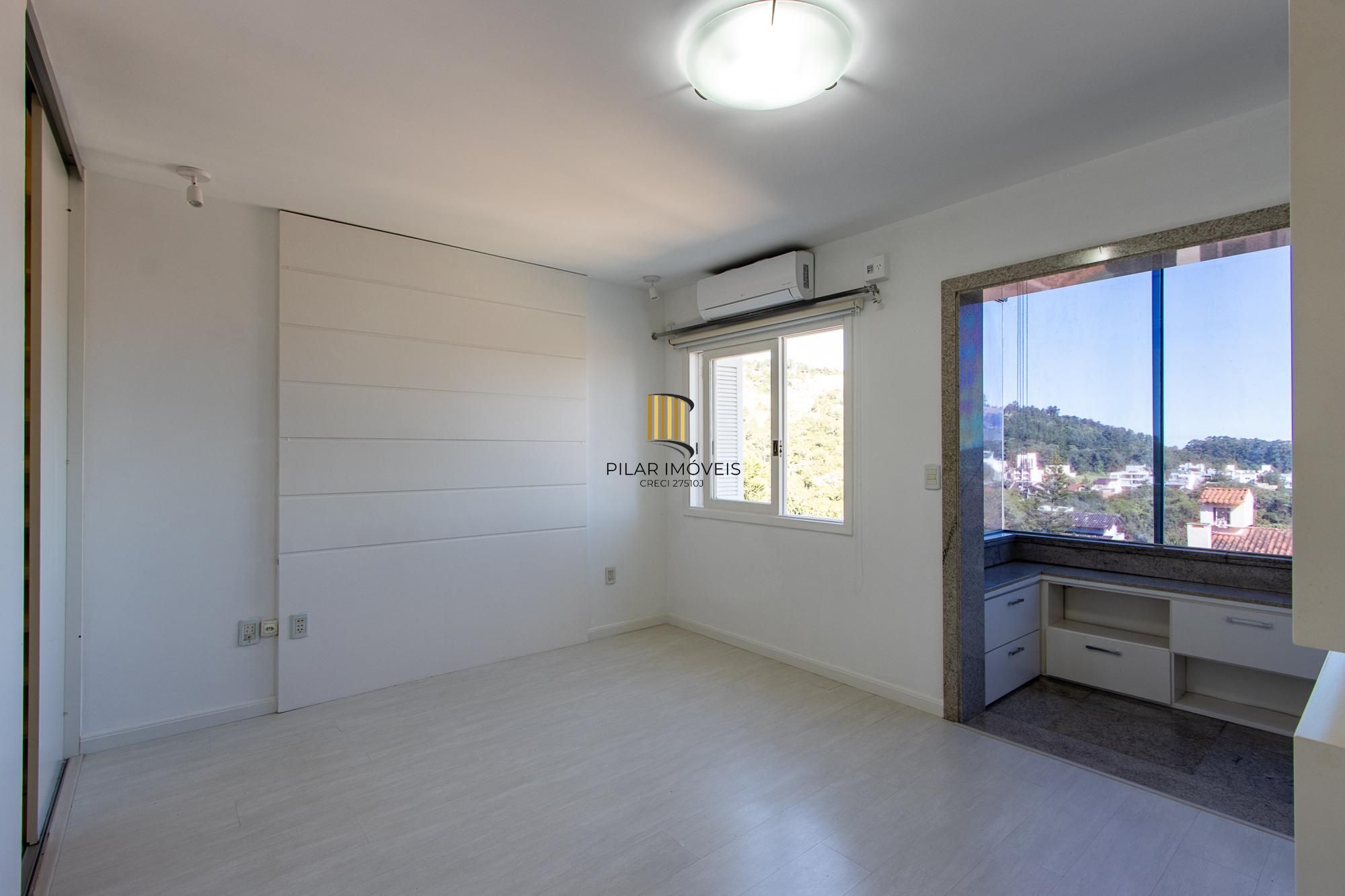 Casa com 4 dormitórios no Espírito santo