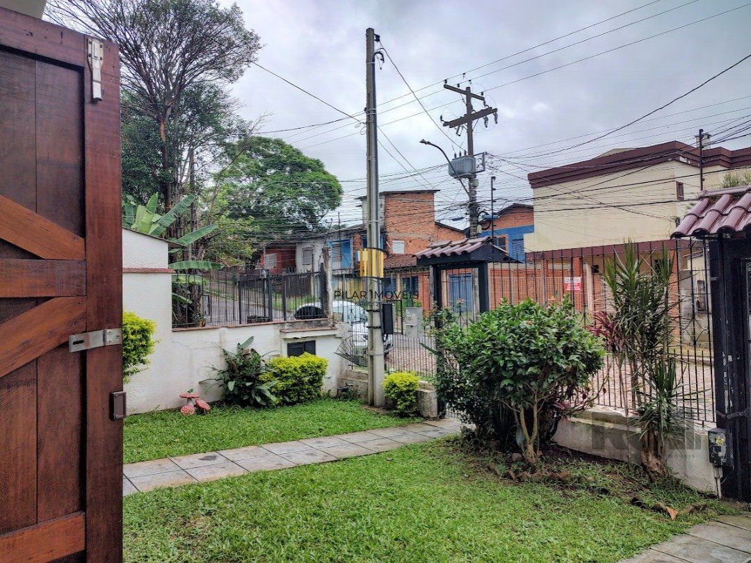 Casa para venda com 3 dormitórios no bairro Tristeza