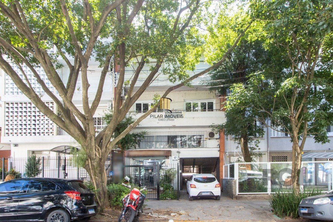 Apartamento de  186,66m2, 4 dormitórios, 1 suíte, 3 banheiros, 4 vagas,no bairro Rio Branco.