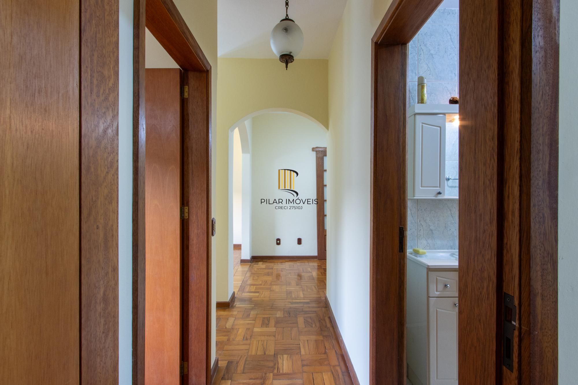 Apartamento de 2 Dormitórios na Cel Massot, Bairro Cristal