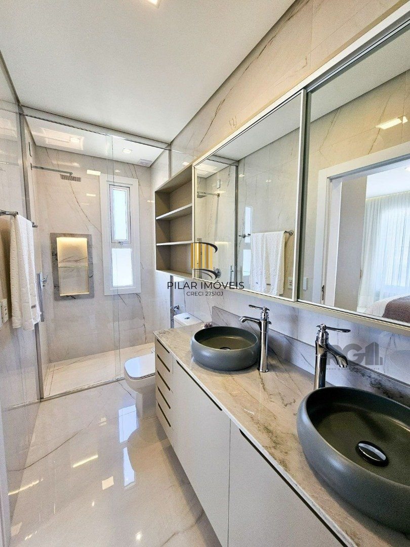 Sobrado Novo com 5 quartos em Condomínio Fechado com 207m² privativos