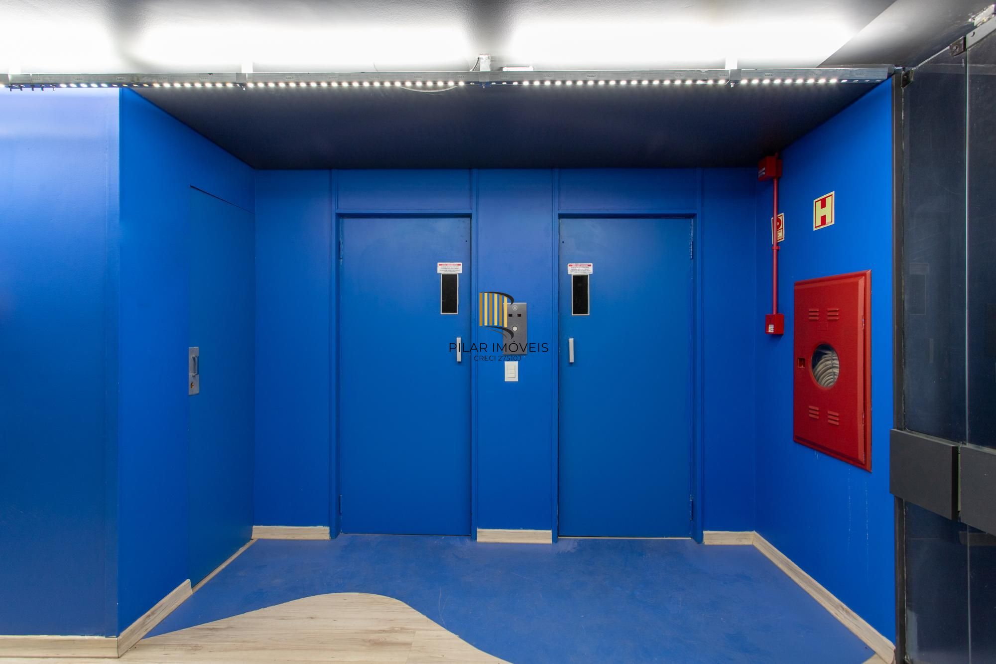 Andar inteiro com 214 m²