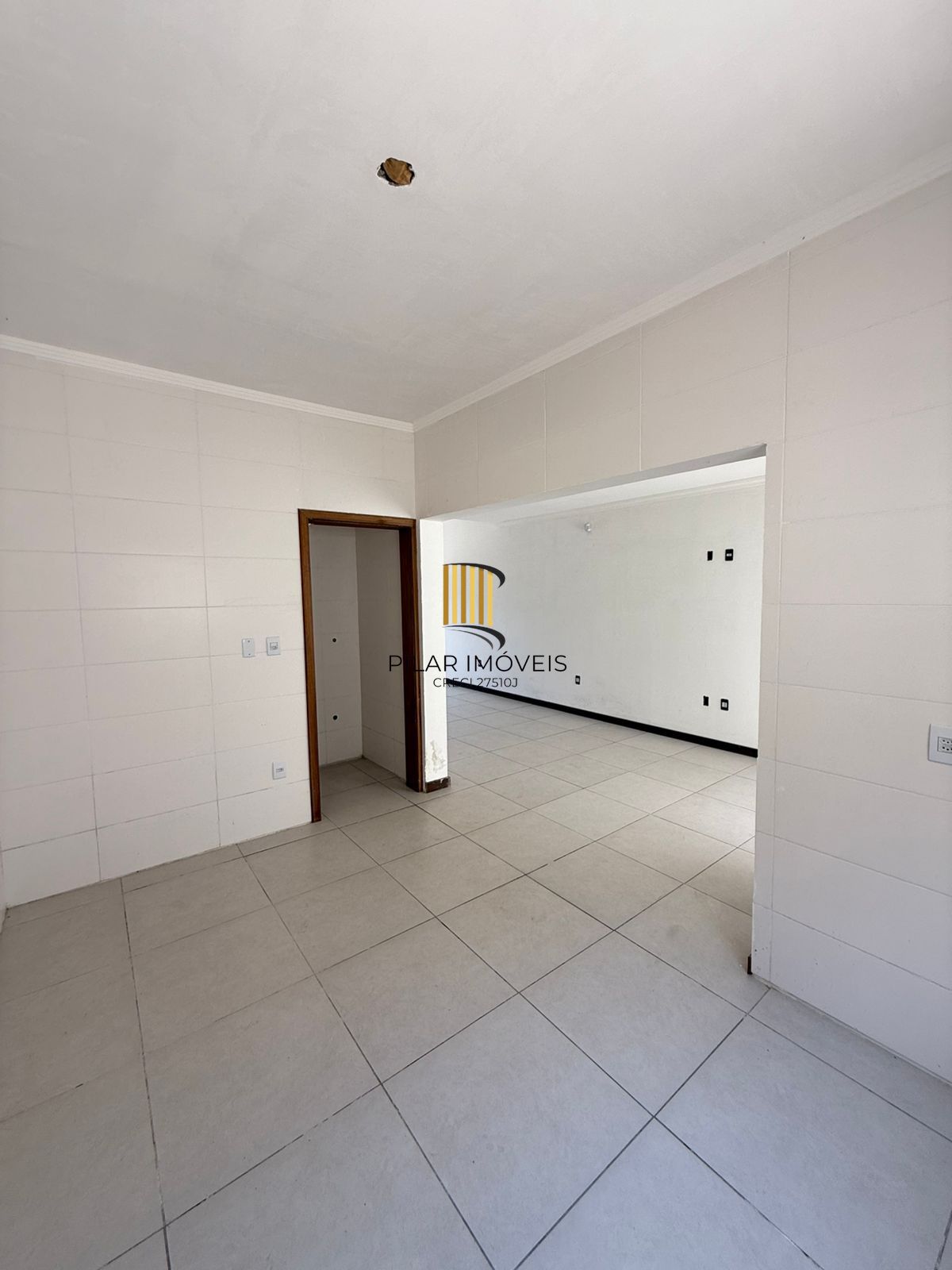 Casa nova em condominio a venda em Porto Alegre