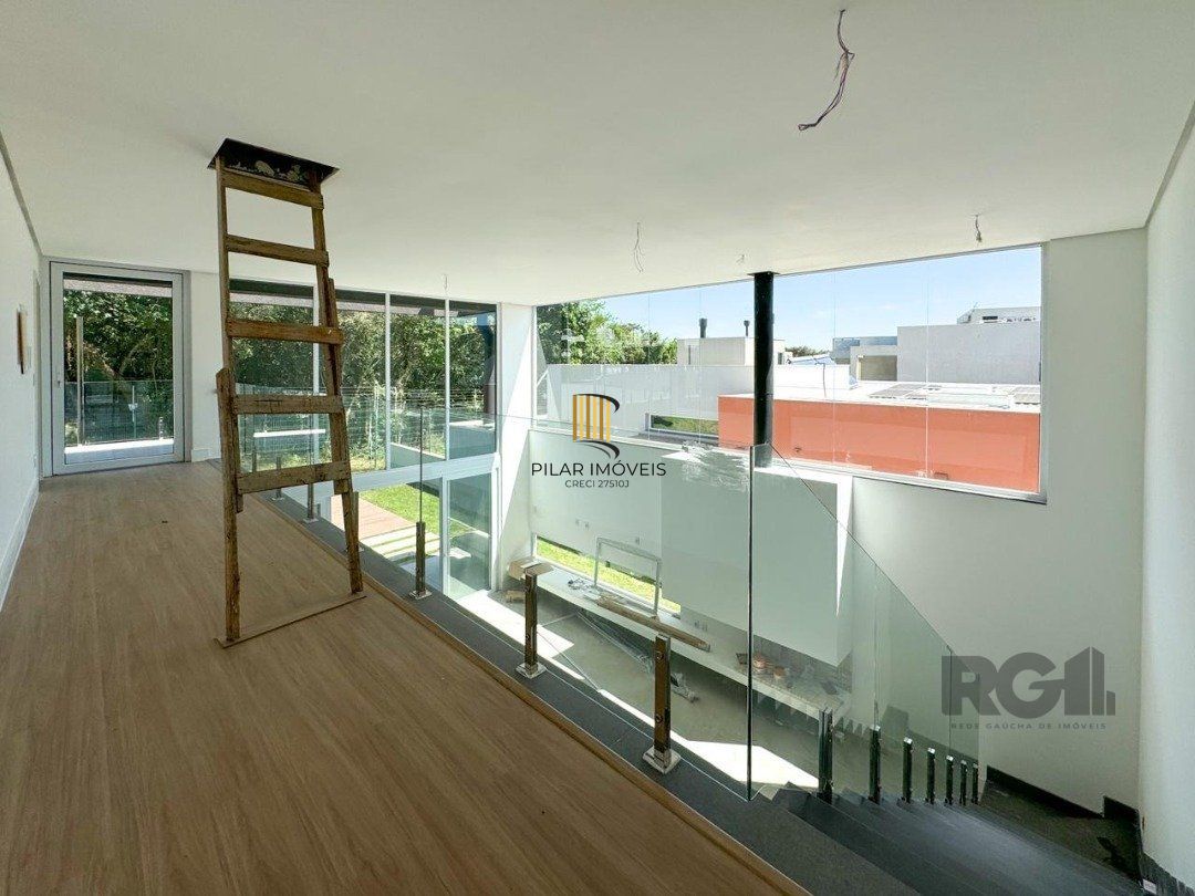 Casa Condominio para Venda - 300m², 4 dormitórios, sendo 4 suites, 2 vagas - Alphaville