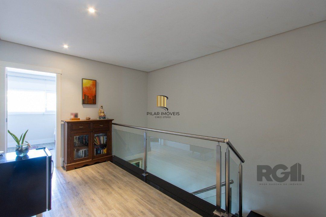 Excelente residência no Condomínio Terra Ville com aproximadamente 474,74m² privativos.