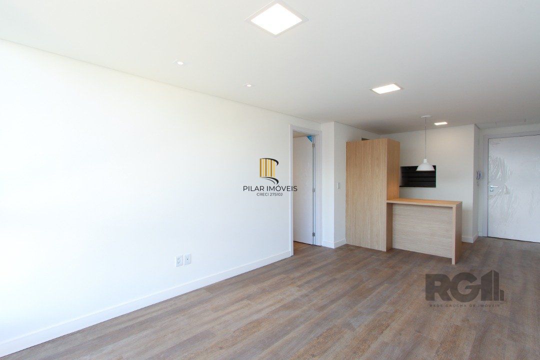 Apartamento em Porto Alegre no Bairro Petrópolis, de 2 quartos, semi mobiliado.