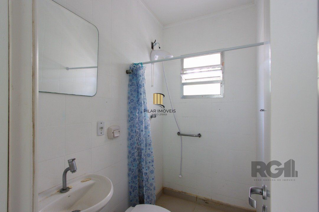 Casa com 4 quartos, com 347,57 m 2 privativos