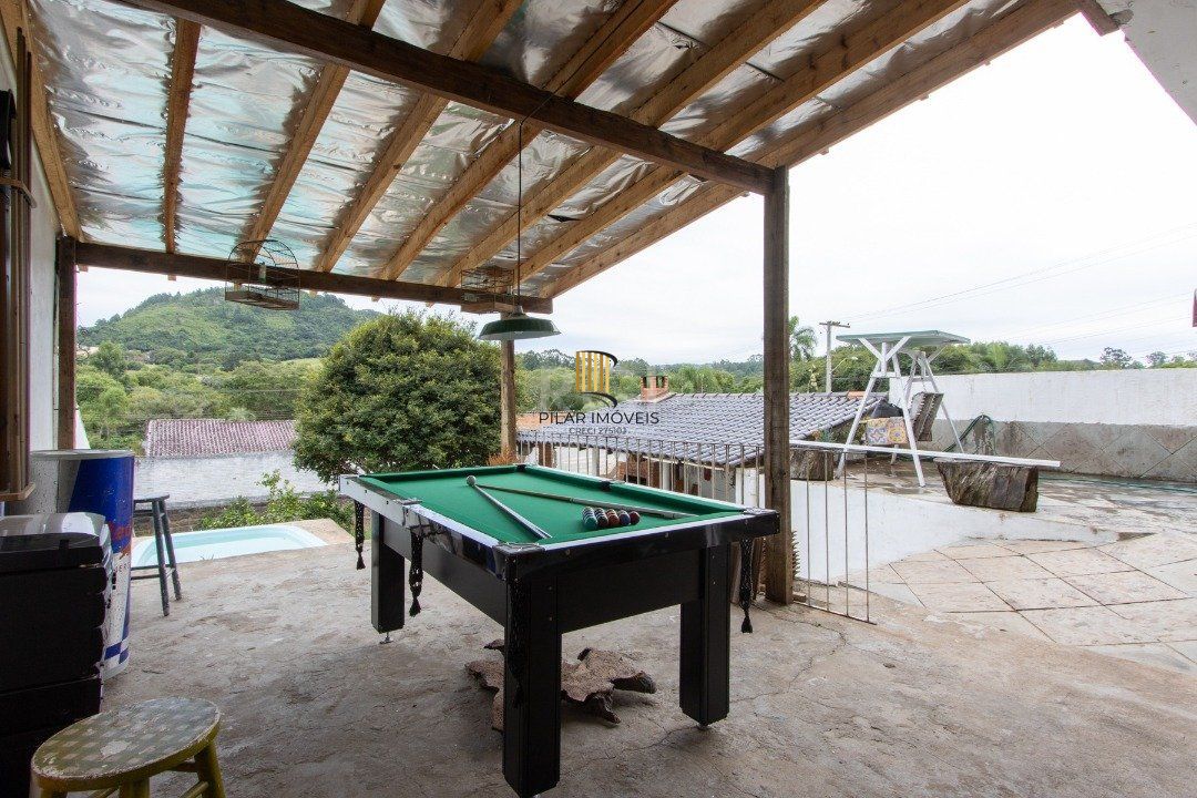 Casa 4 dormitórios no bairro Hípica