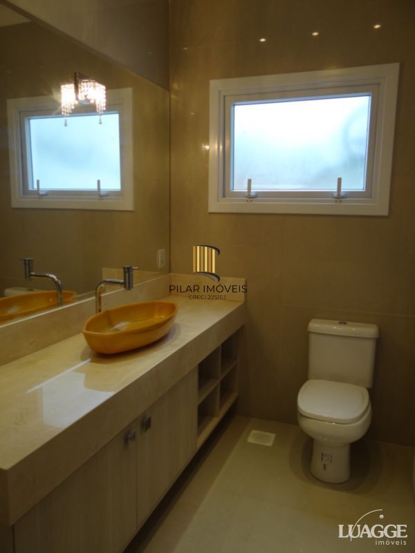 Casa para Venda - 305m², 3 dormitórios, sendo 3 suites, 4 vagas - Nonoai