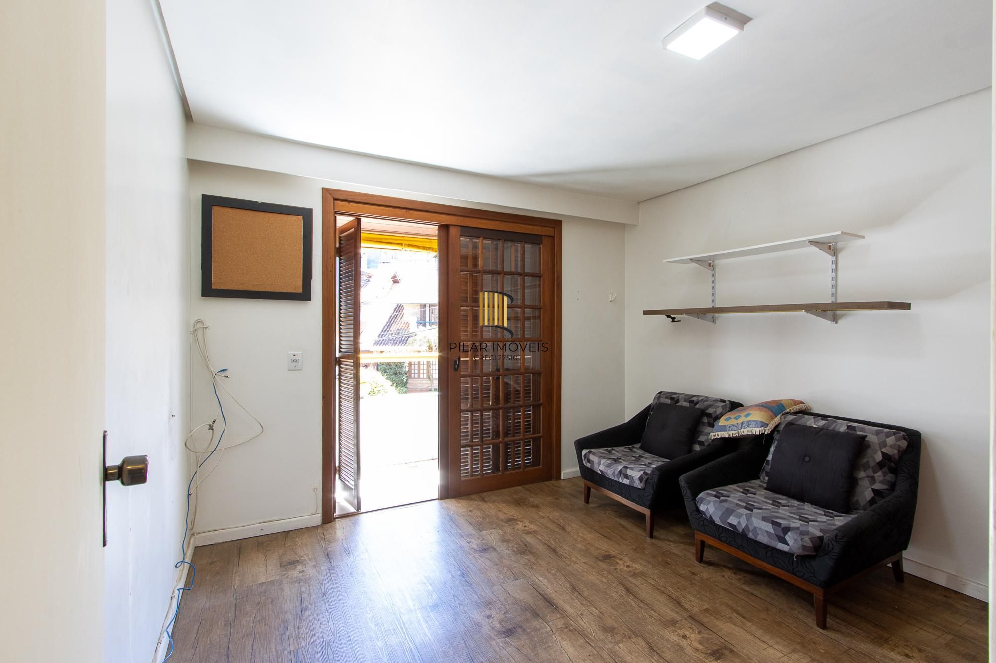 Casa em condomínio, 2 dormitórios, 1 vaga escriturada - Bairro Cavalhada