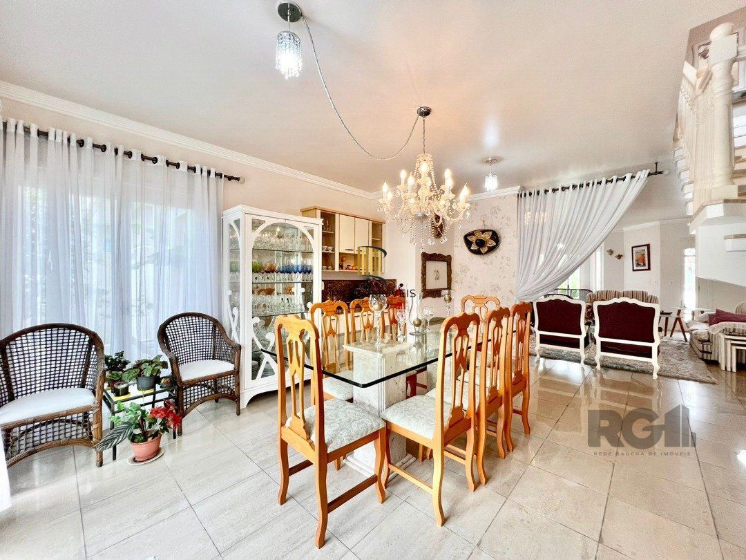 Magnífica casa  linda, 360m2  de  área  construída