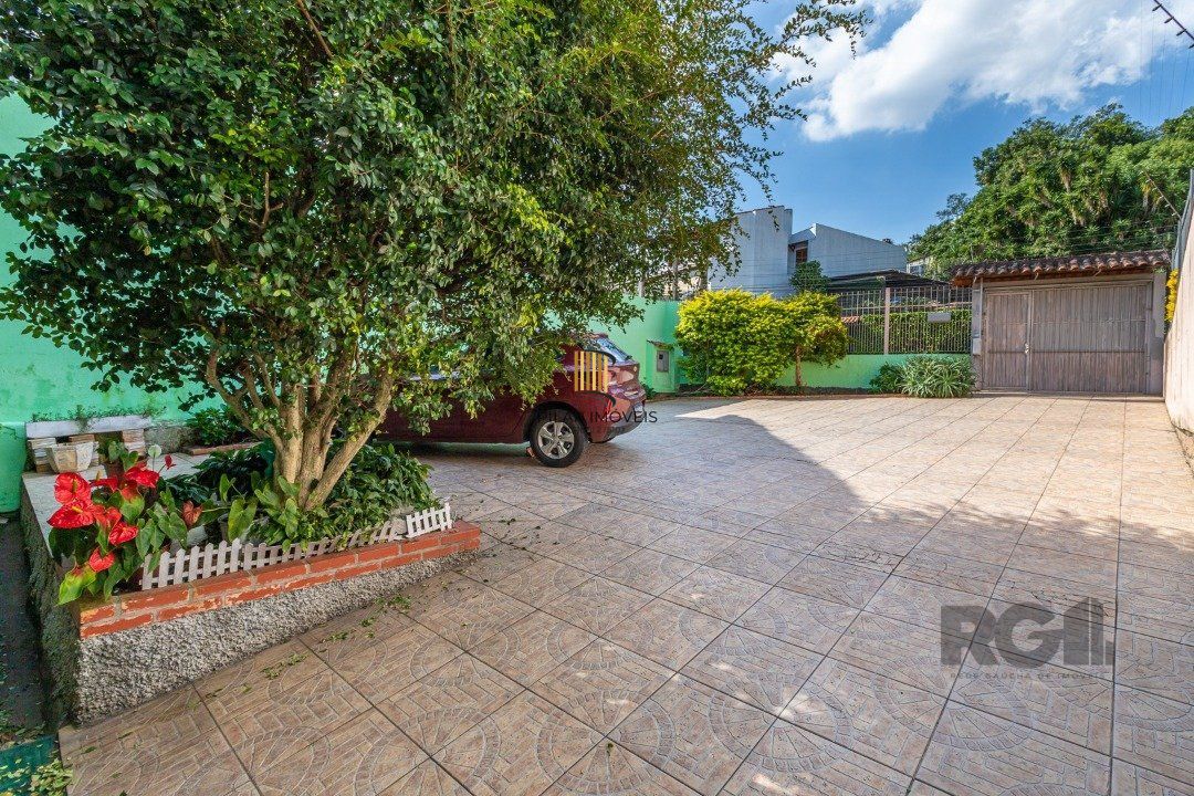 Casa com 3 Quartos à Venda, 293 m² por R$ 650.000