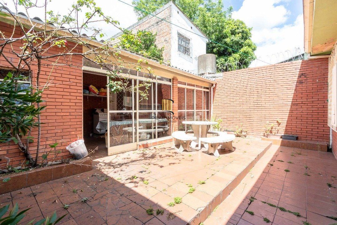 Casa para Venda - 118m², 2 dormitórios, 2 vagas - Medianeira