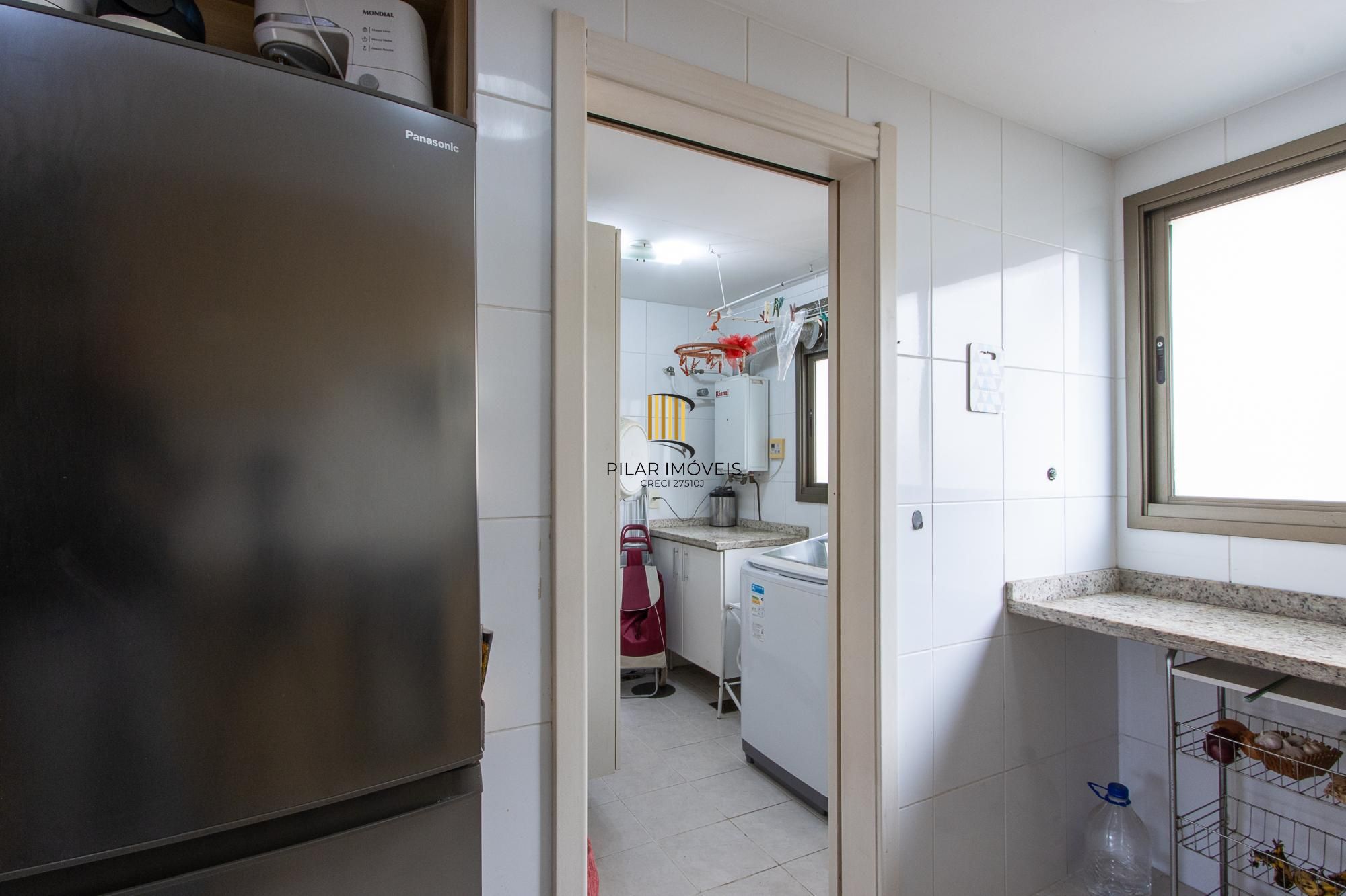 Apartamento 3 quartos, 139,64m² privativos, 2 vagas - Bairro Menino Deus