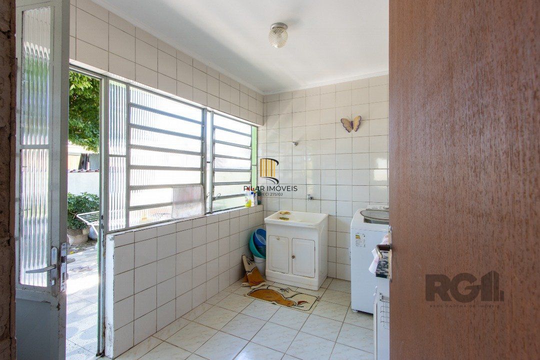Casa 4 dormitórios no bairro Hípica