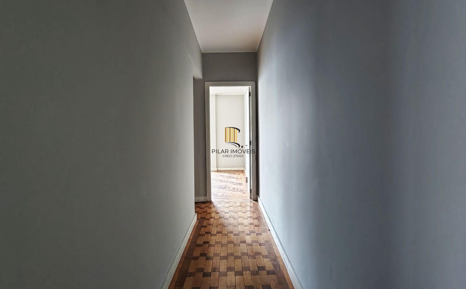 Apartamento de 3 dormitórios, 2 banheiros no Centro Histórico.