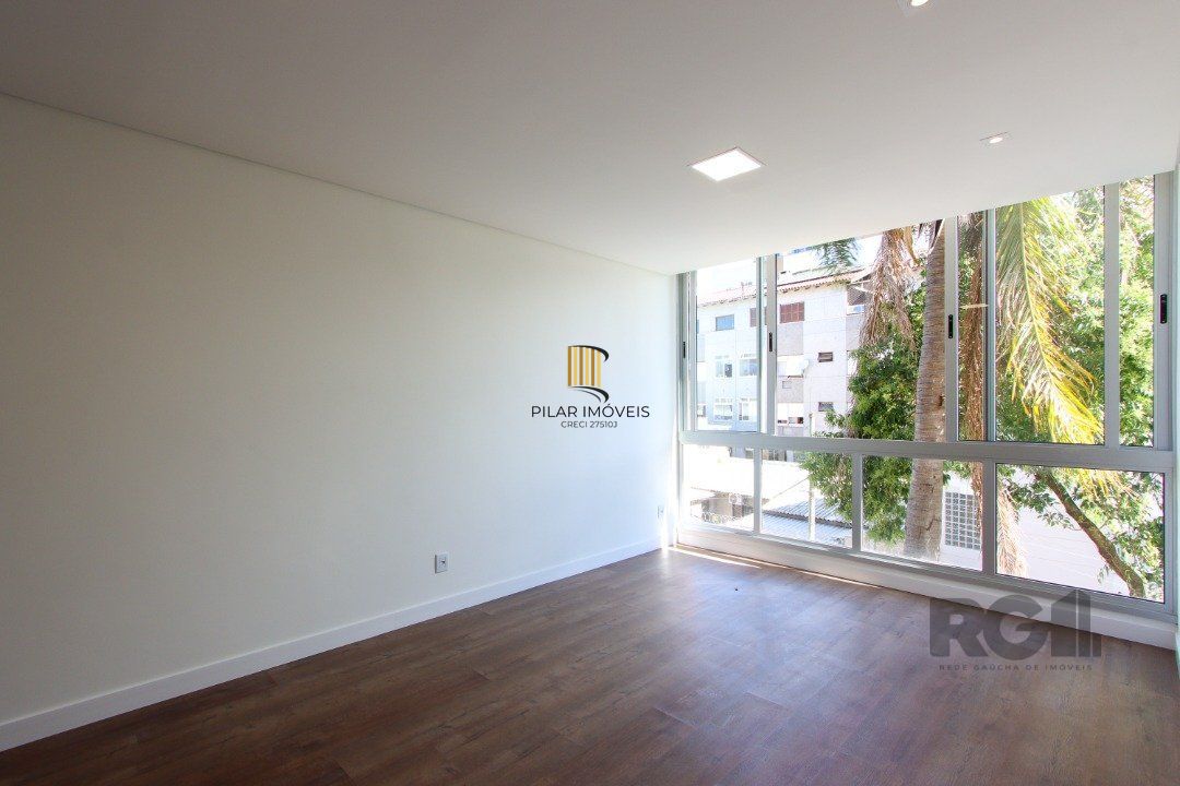 Apartamento em Porto Alegre no Bairro Petrópolis, de 2 quartos, GARDEN , semi mobiliado