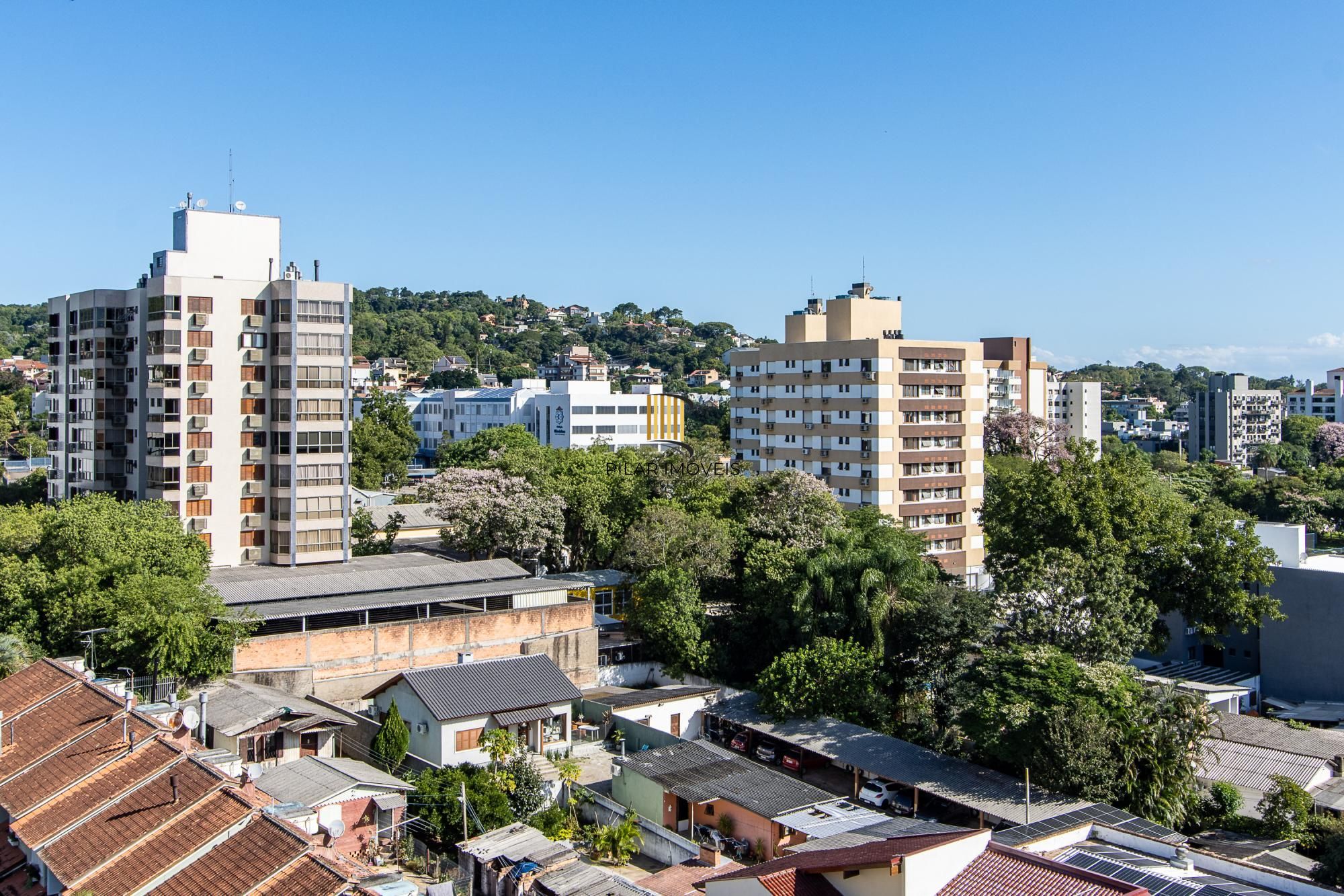 Excelente apartamento de 3 dormitórios, 1 suíte e 2 vagas no bairro Tristeza.