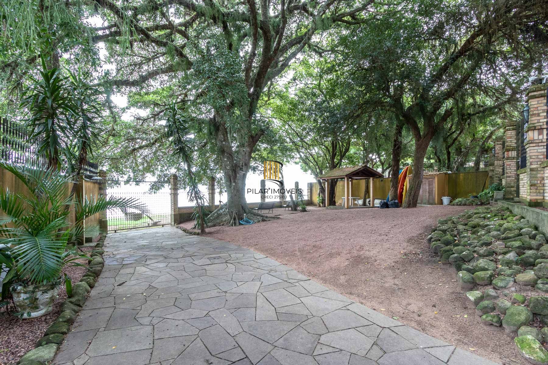 Casa em condomínio, 171m², 3 dormitórios, Pedra Redonda