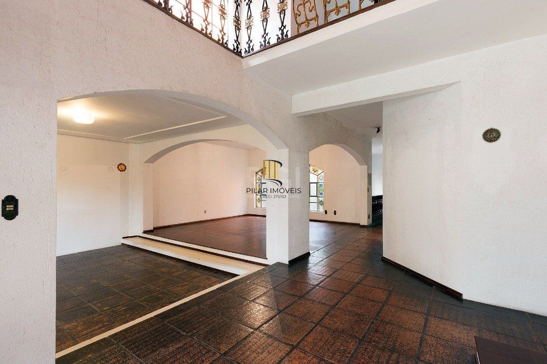 Casa para Venda - 430m², 4 dormitórios, sendo 1 suites, 5 vagas - Cristal