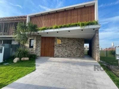 Casa de Condomínio 4 dormitórios no bairro Centro