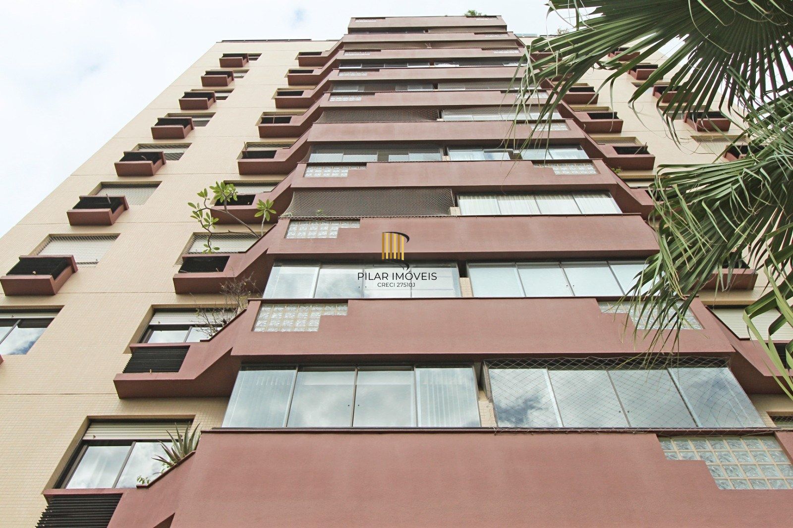 Apartamento de 2 dormitórios sendo 1 suíte e 1 vaga