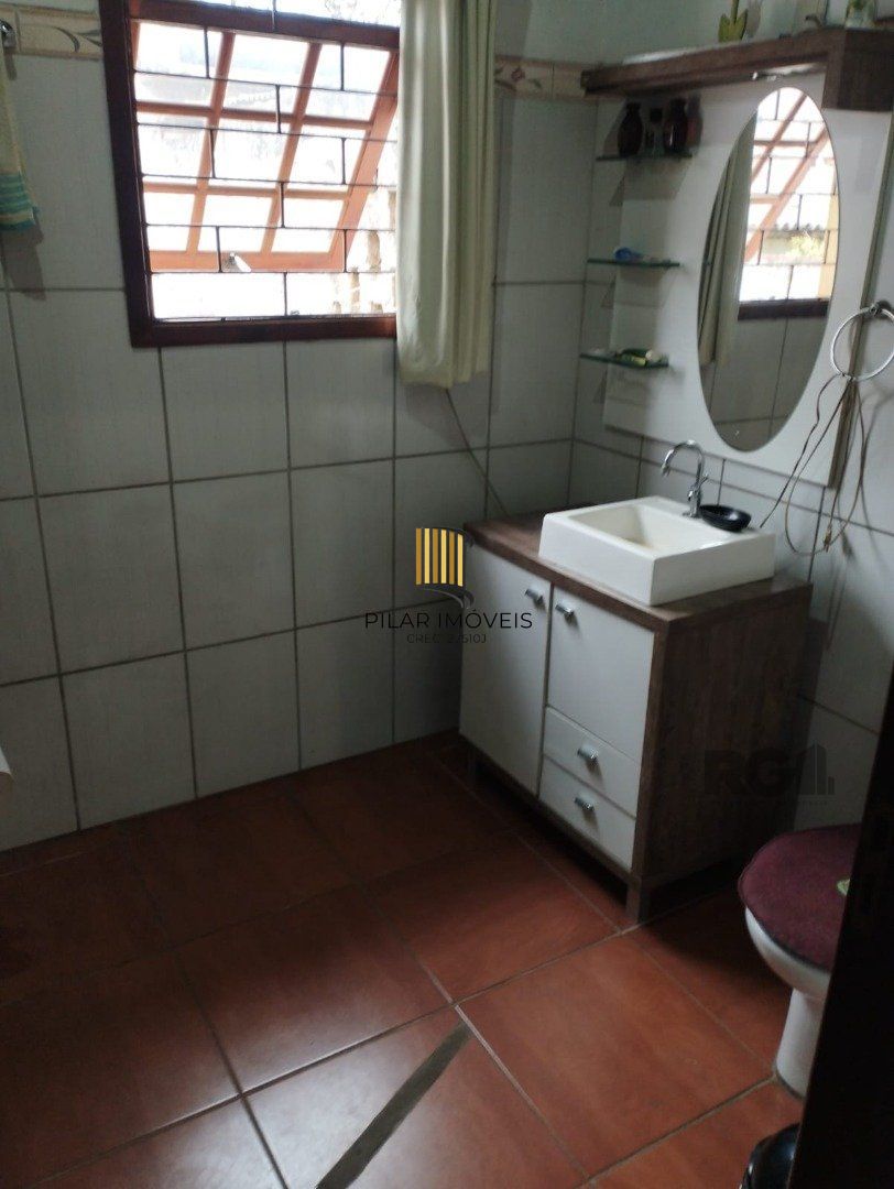 Casa 2 dormitórios no bairro Camaquã