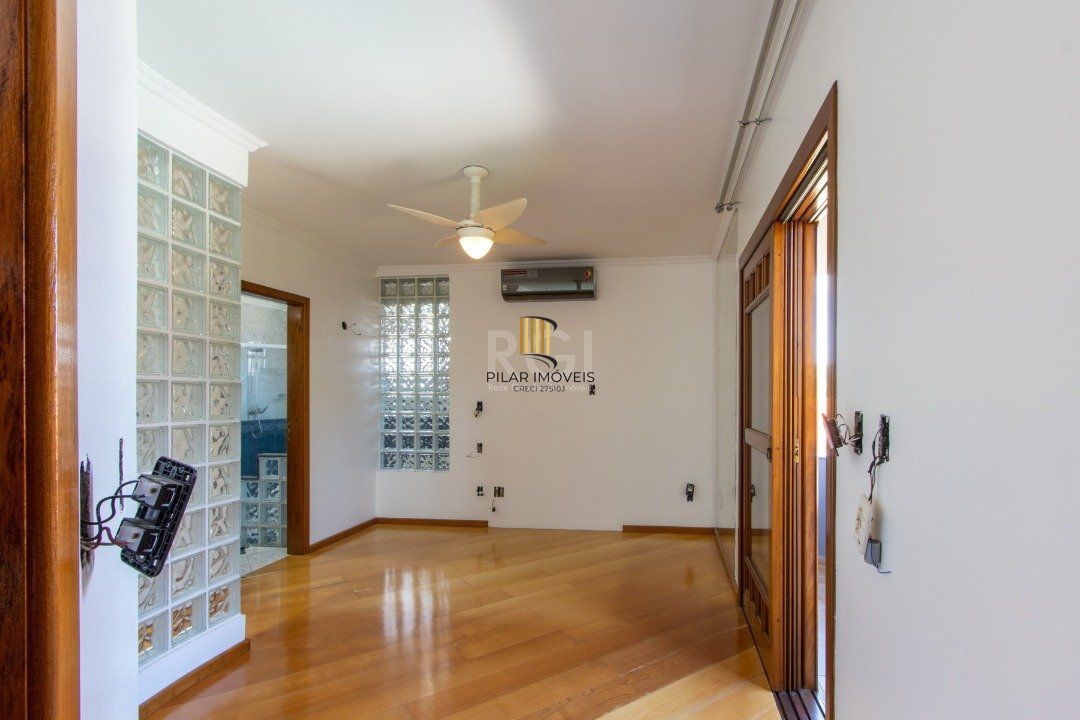 Casa 3 dormitórios no bairro Ipanema