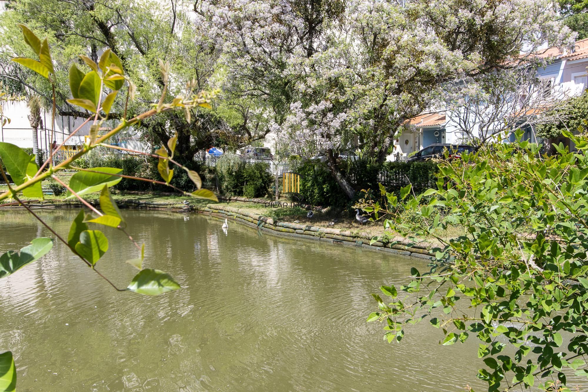 Casa em condominio com piscina