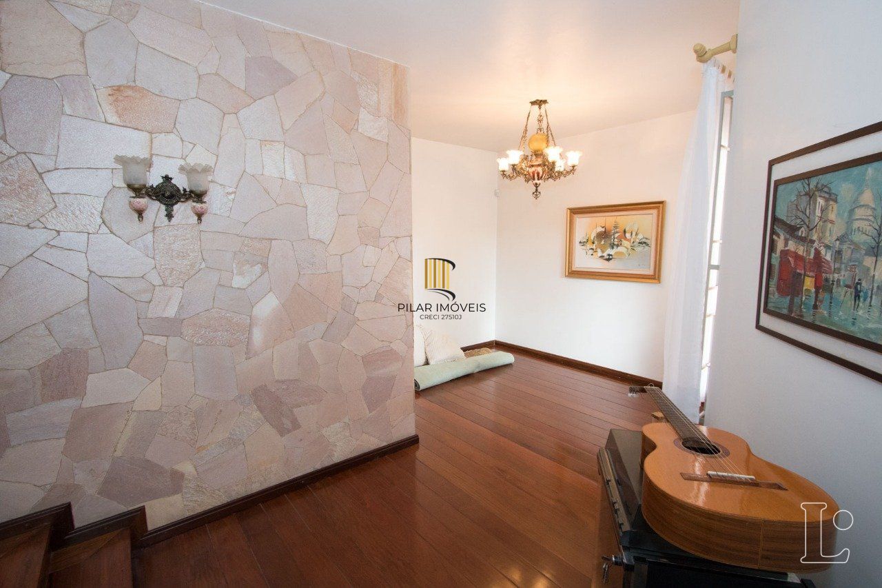 Casa para Venda - 416.89m², 4 dormitórios, sendo 1 suites, 5 vagas - Tristeza