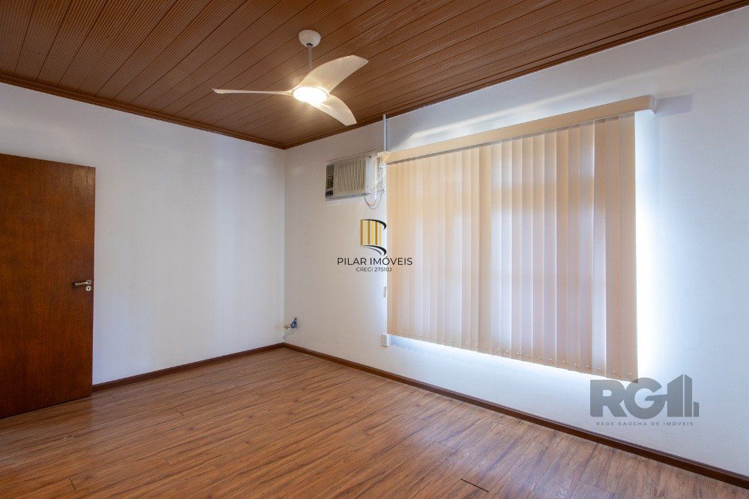 Casa 4 dormitórios no bairro Espírito Santo