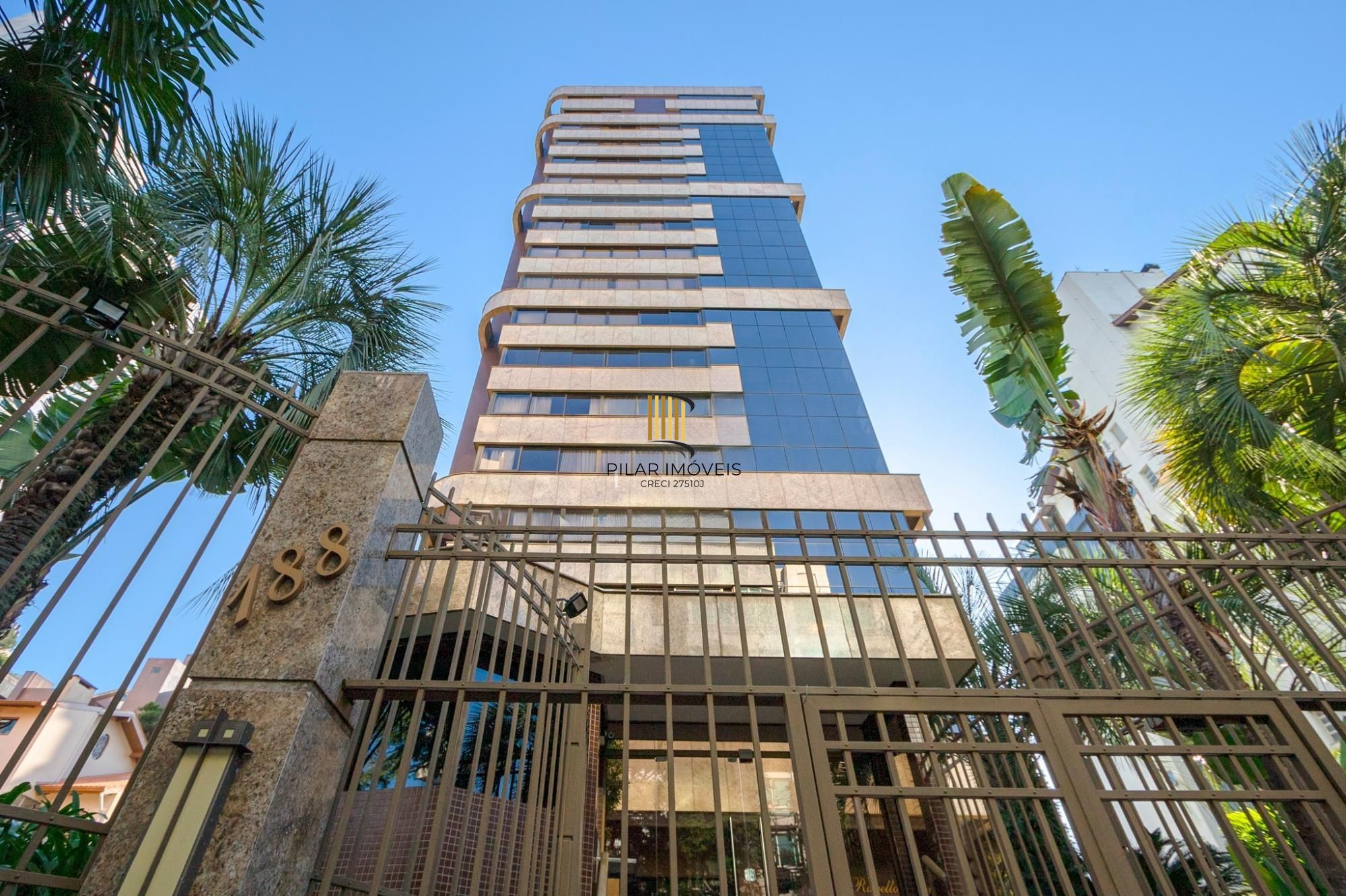 Clássica Cobertura, 600m2 privativos, 4 Dormitórios Sendo 3 Suítes!