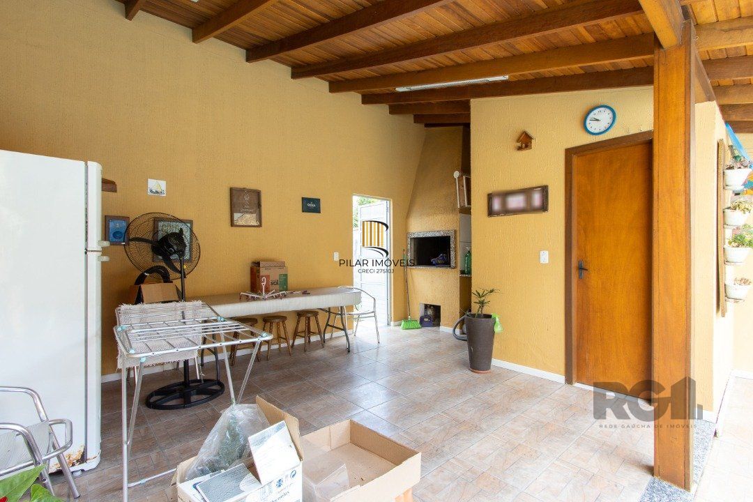 Casa com 3 dormitórios, sendo 1 suíte para venda  no bairro Hípica