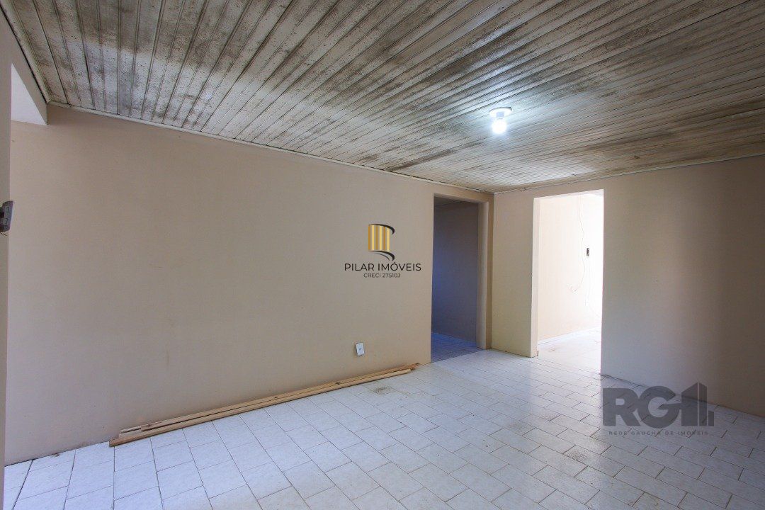 Casa de 2  dormitórios 1 vaga e um amplo pátio na Hípica Porto Alegre 