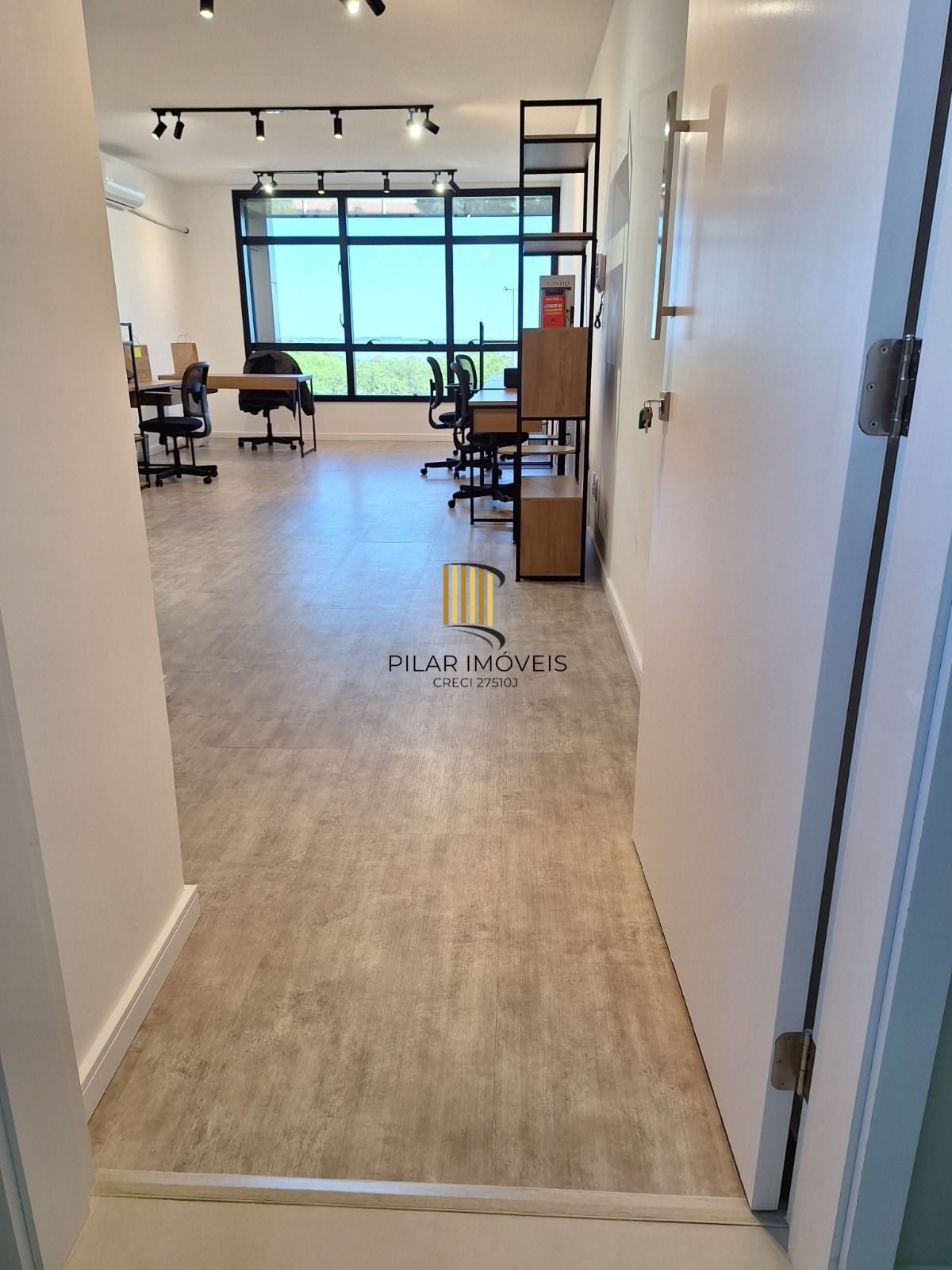 Sala Comercial mobiliada no Menino Deus