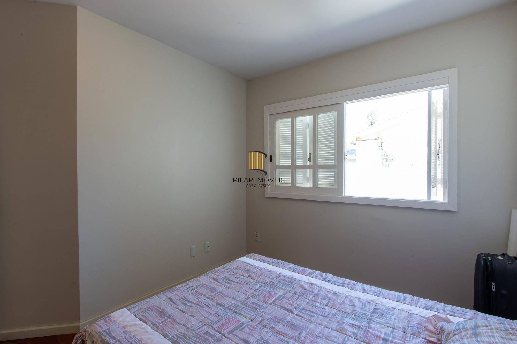 Casa 4 dormitórios no bairro Cristal