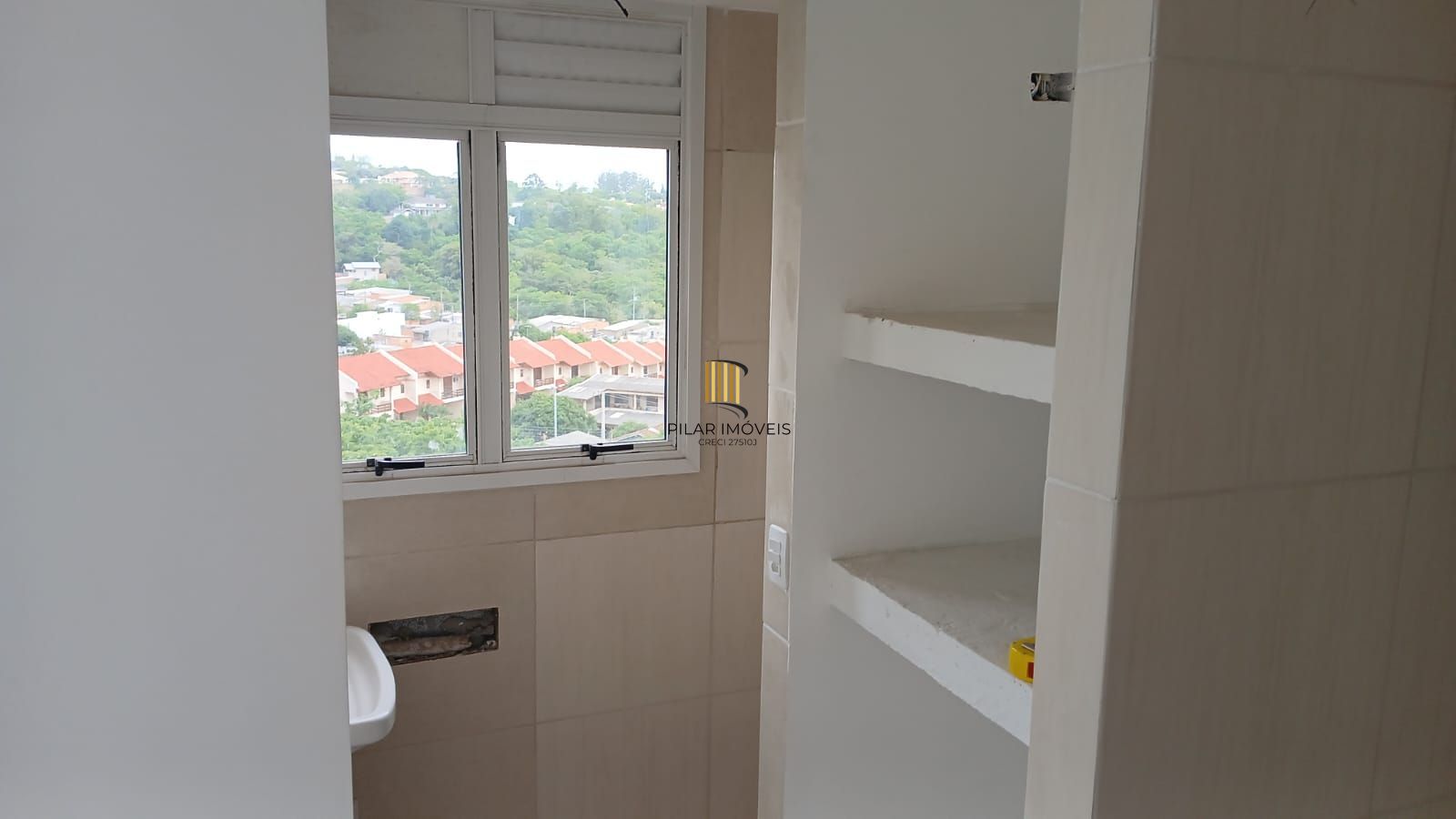 Apto com 3 dormitórios suíte e box coberto