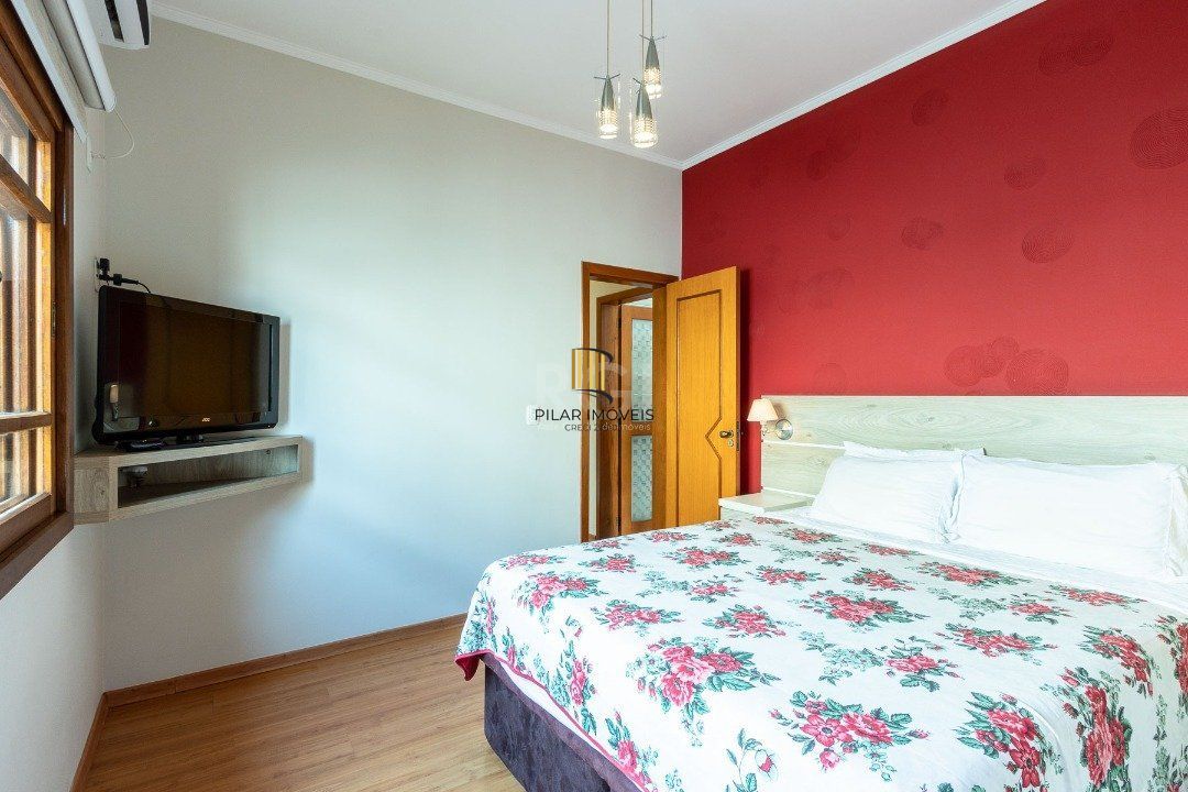 Casa para Venda - 213m², 2 dormitórios, sendo 1 suites, 2 vagas - Hípica