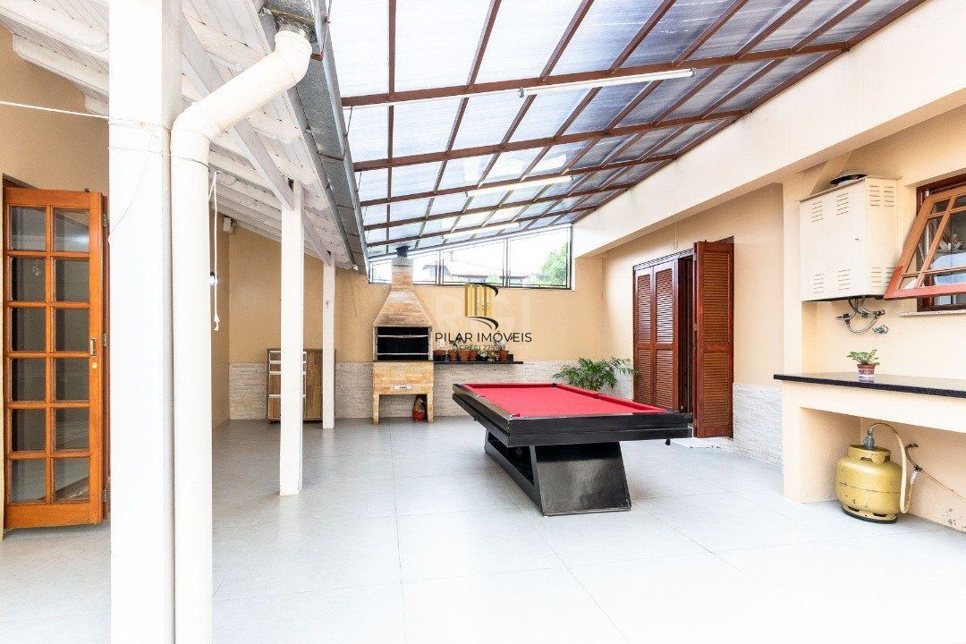Casa para Venda - 293.76m², 3 dormitórios, sendo 1 suites, 6 vagas - Guarujá