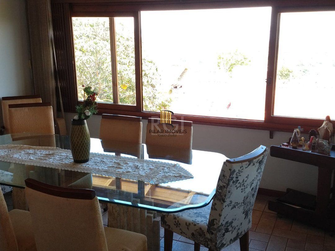 Casa Condominio para Venda - 308m², 5 dormitórios, sendo 1 suites, 3 vagas - Nonoai